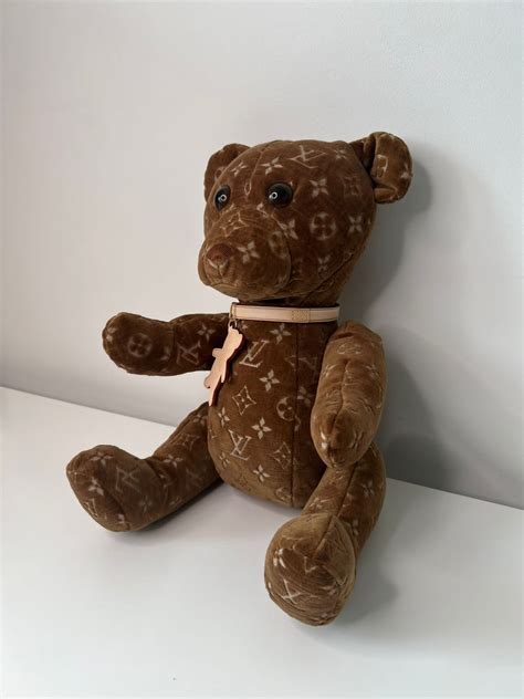 2006 signature bear louis vuitton|Louis Vuitton teddy bear dolls.